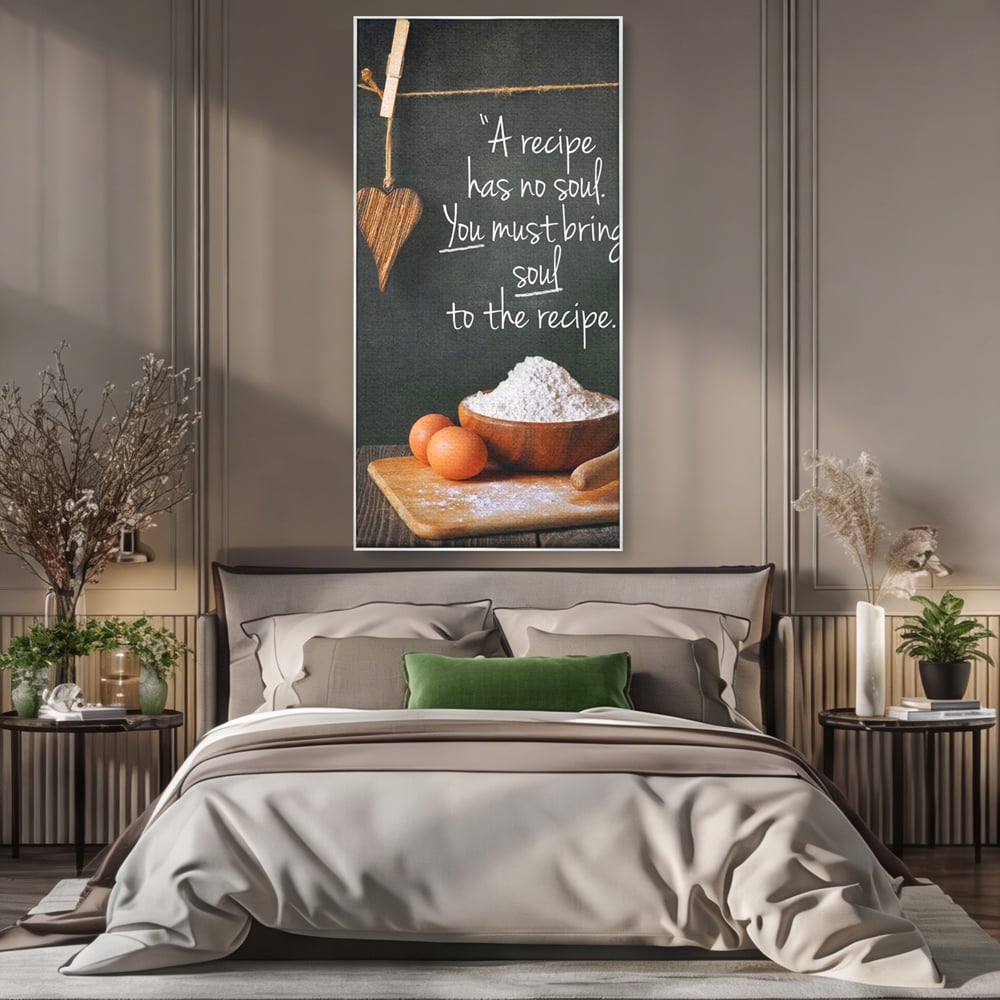 Tablou canvas cu tablou canvas cu citat culinar si faina, in rama de aluminiu argintiu, pe perete intr-un dormitor